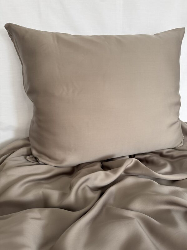 Tencel satiinist padjapüür "Light Cocoa"