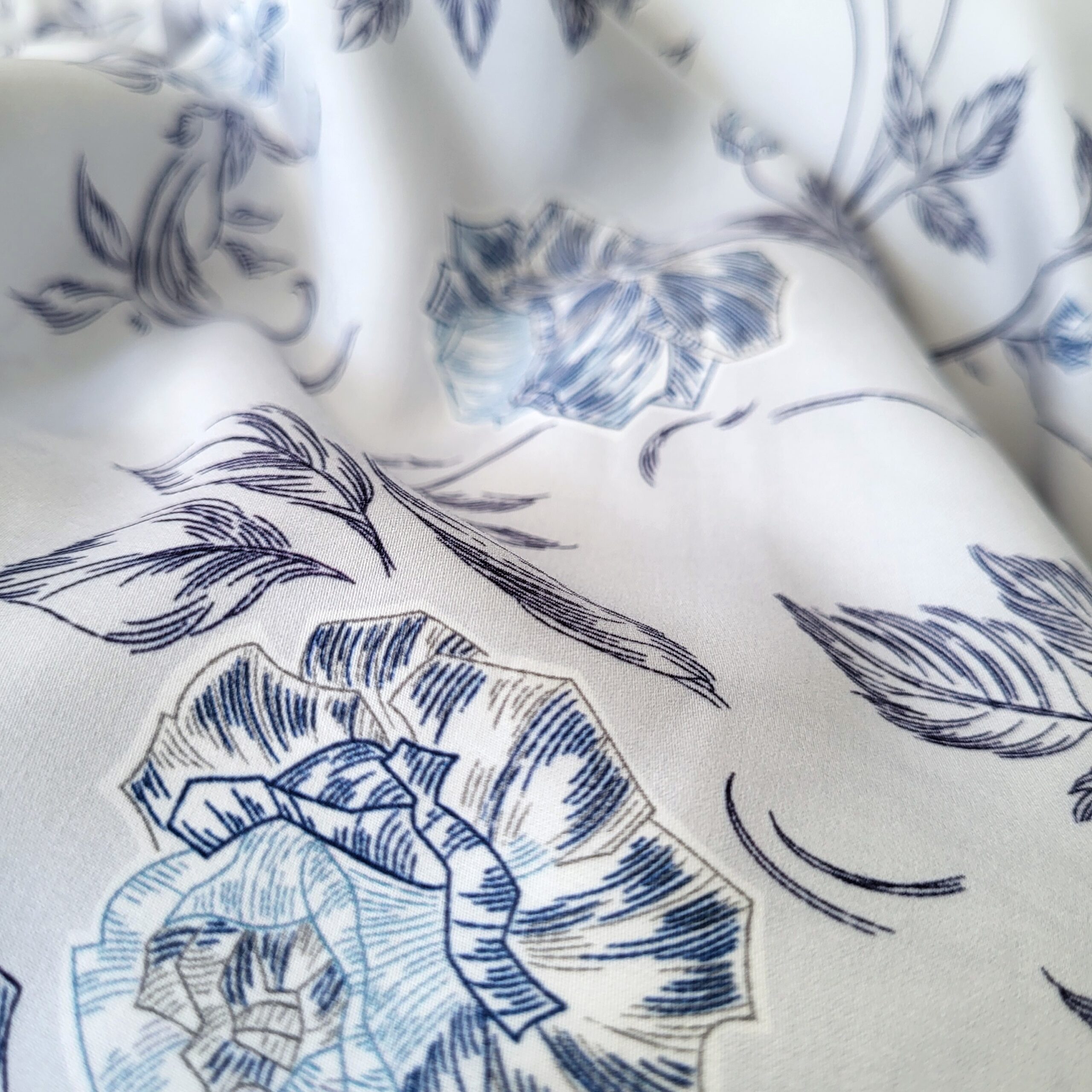 Tencel sateen pillowcase ‘Blue White Flower’ - Image 2