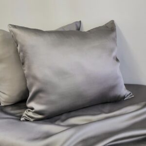 Tencel satiinist padjapüür "Seal Grey"